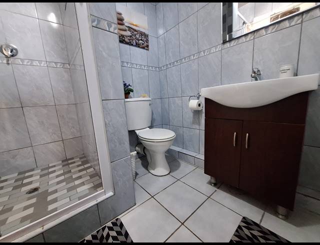 2 BEDROOM APARTMENT FOR SALE IN UVONGO